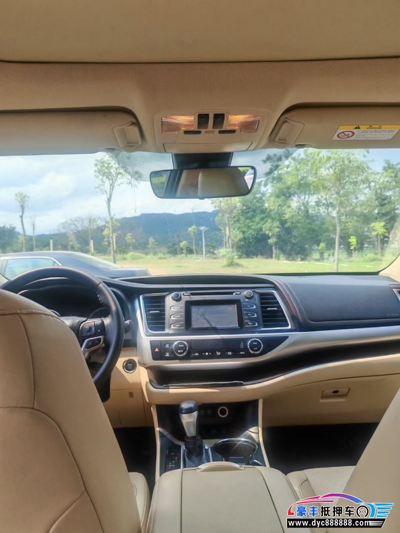 18年丰田汉兰达轿车抵押车出售