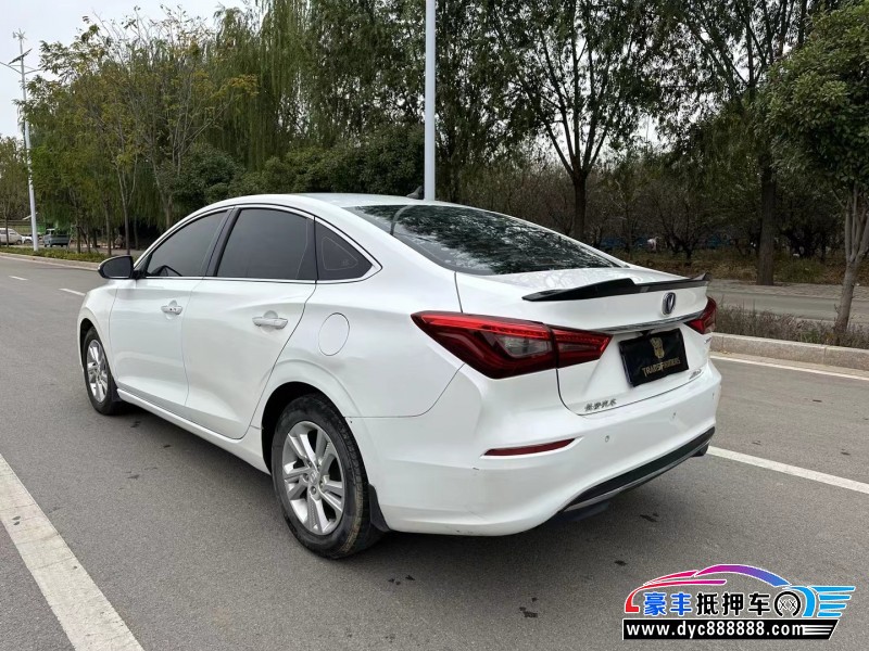 19年长安逸动轿车抵押车出售