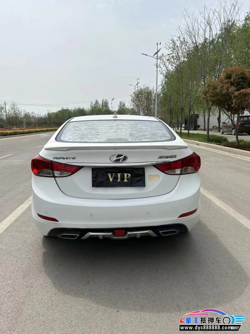 14年现代朗动轿车抵押车出售