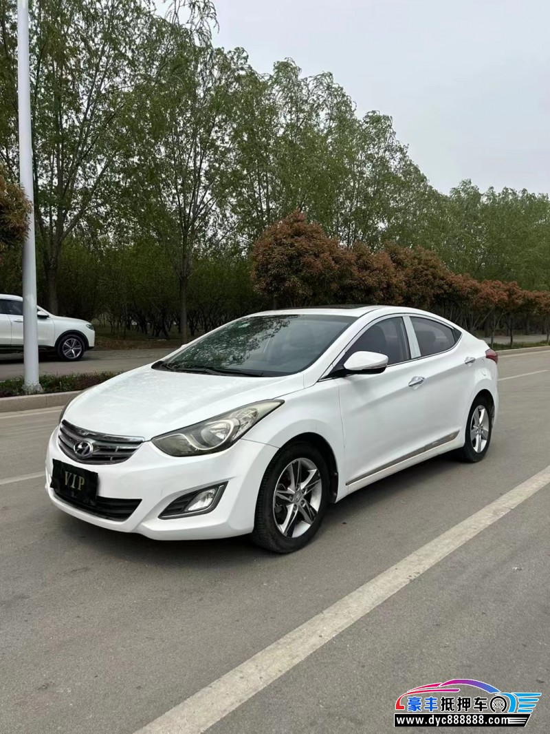 14年现代朗动轿车抵押车出售