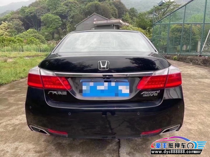 16年本田雅阁轿车抵押车出售