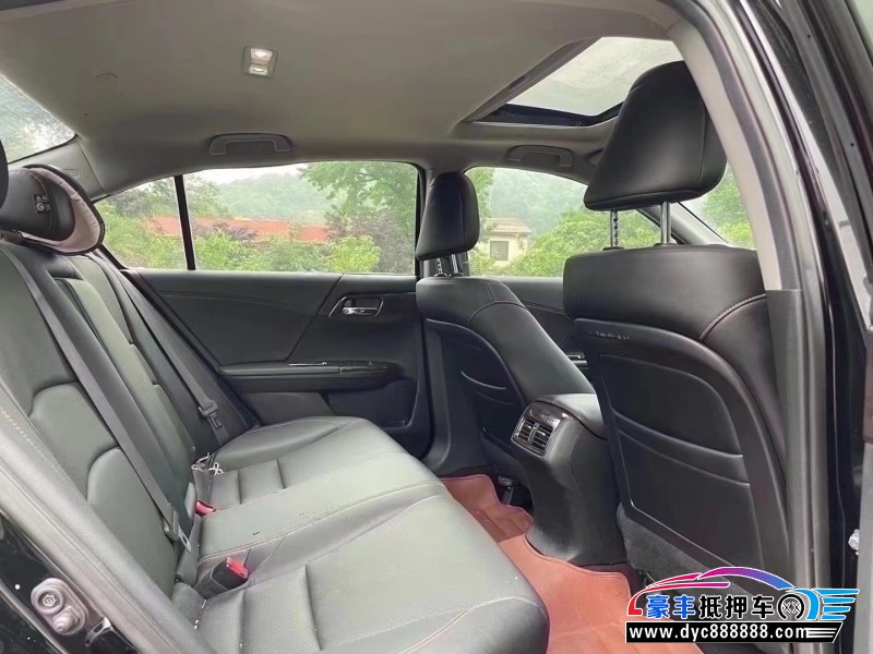 16年本田雅阁轿车抵押车出售