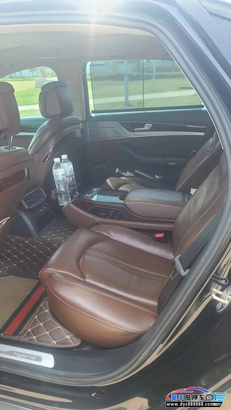 13年奥迪A8L轿车抵押车出售