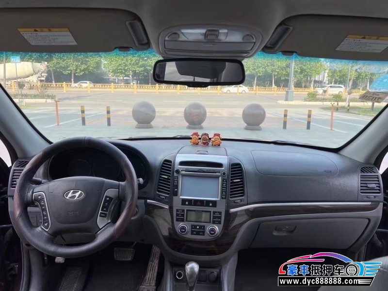 12年现代圣达菲轿车抵押车出售