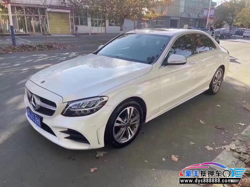 19年奔驰C轿车抵押车出售
