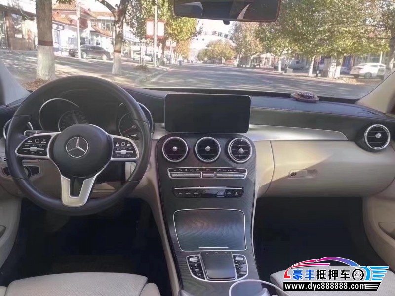 19年奔驰C轿车抵押车出售