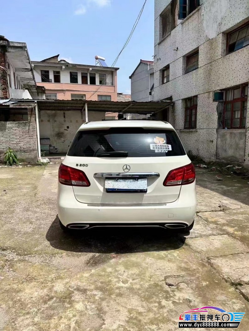18年奔驰B轿车抵押车出售
