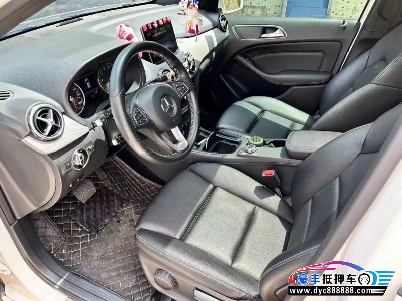 18年奔驰B轿车抵押车出售