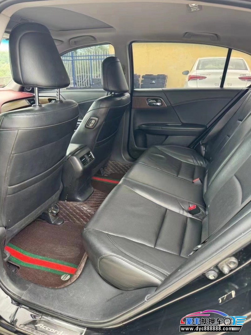 16年本田雅阁轿车抵押车出售