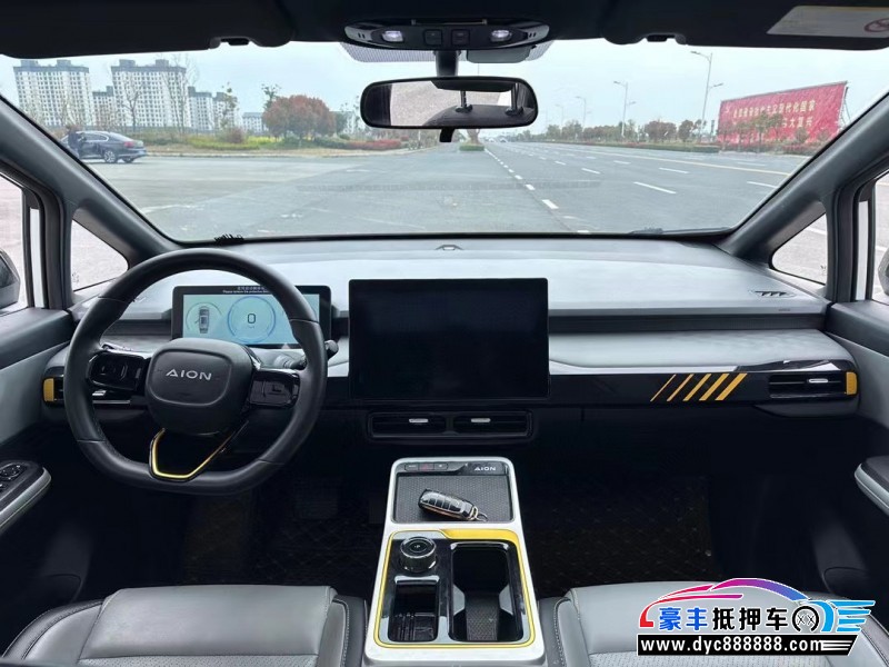 22年埃安Y70轿车抵押车出售