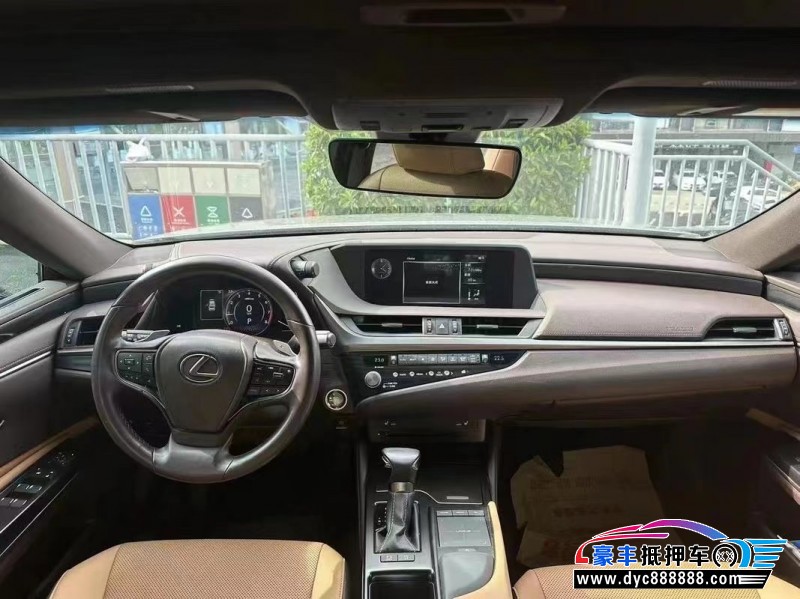 22年雷克萨斯ES轿车抵押车出售