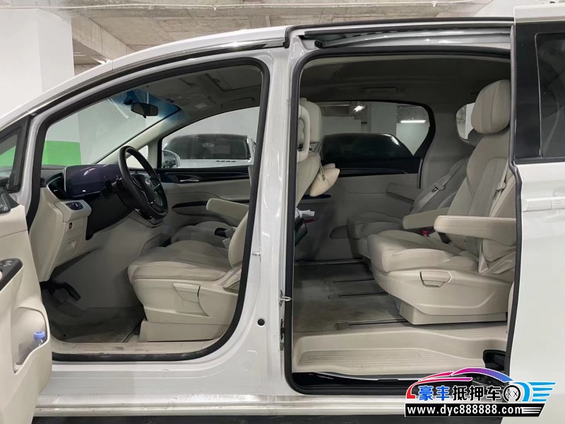 21年别克GL8轿车抵押车出售