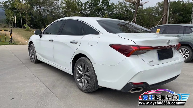 22年丰田亚洲龙轿车抵押车出售