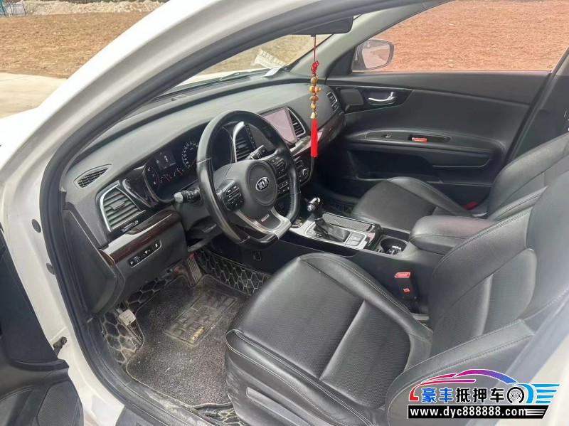 17年起亚K4轿车抵押车出售