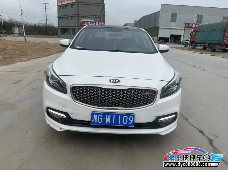 17年起亚K4轿车抵押车出售