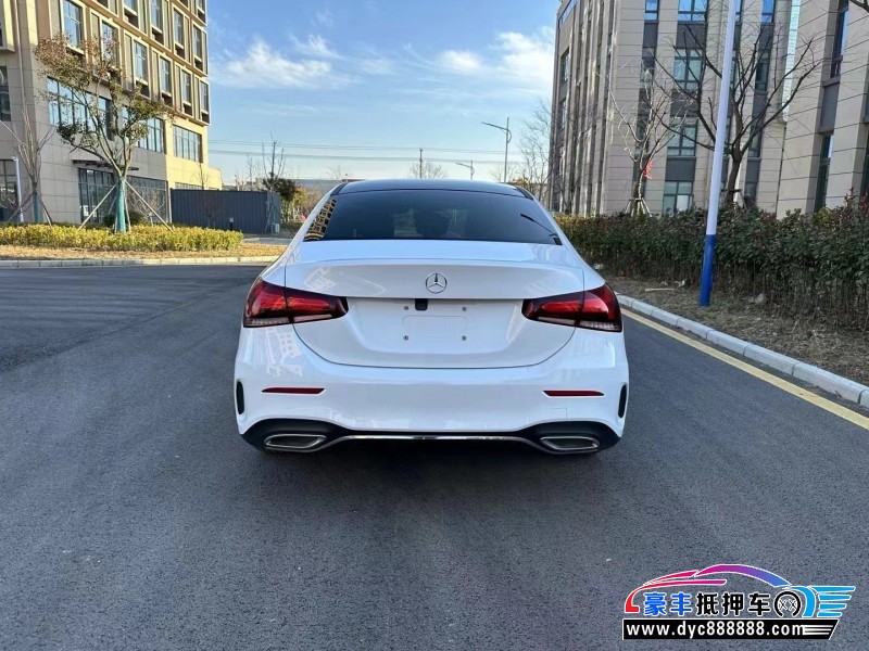 20年奔驰A轿车抵押车出售