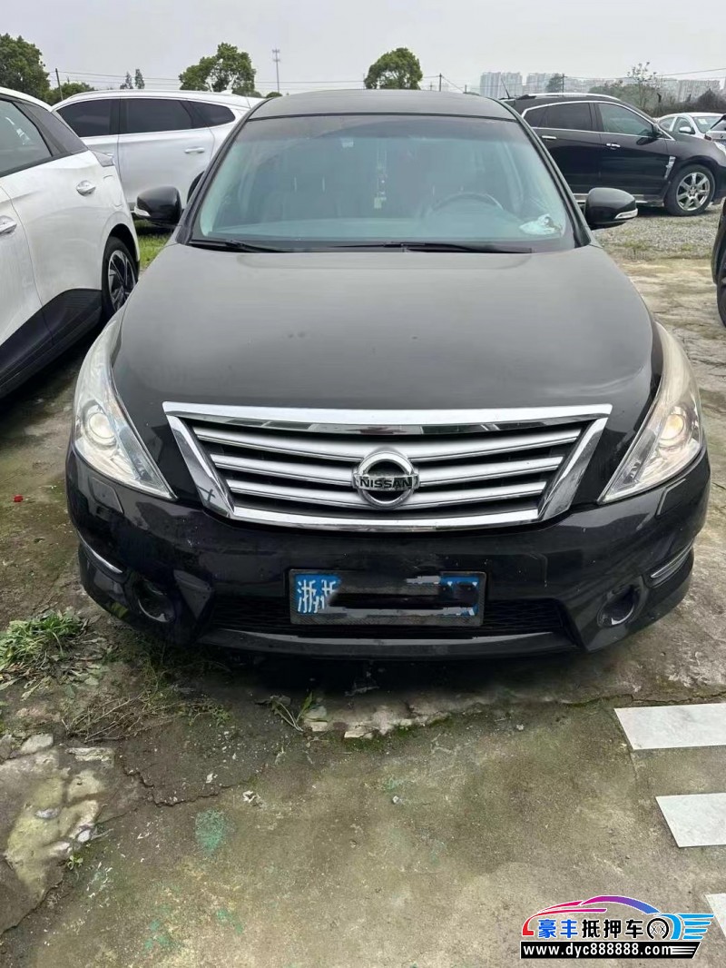 13年日产天籁轿车抵押车出售