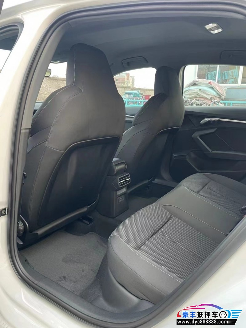 24年奥迪A3轿车抵押车出售