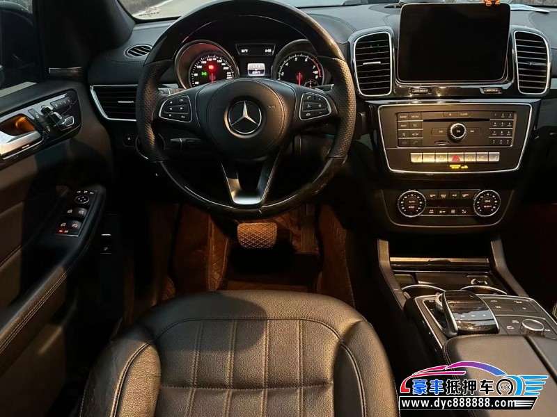 17年奔驰GLS轿车抵押车出售