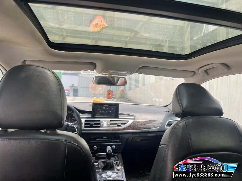 16年众泰Z700轿车抵押车出售