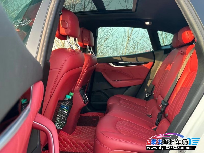 17年玛莎拉蒂莱万特轿车抵押车出售