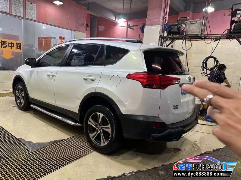 16年丰田RAV4荣放轿车抵押车出售