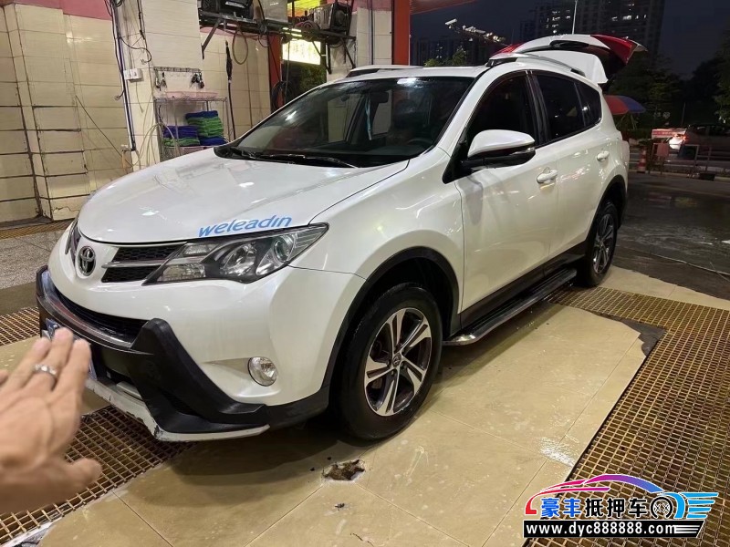 16年丰田RAV4荣放轿车抵押车出售