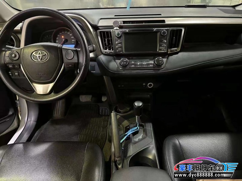 16年丰田RAV4荣放轿车抵押车出售