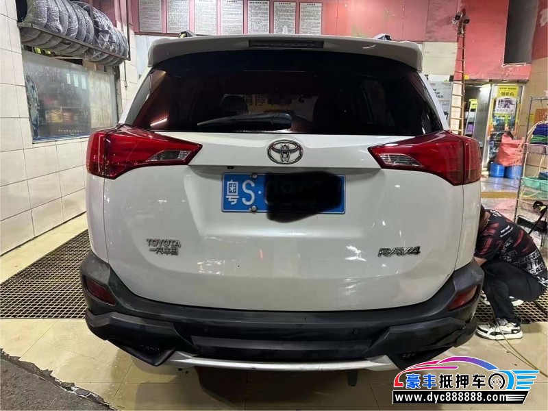 16年丰田RAV4荣放轿车抵押车出售