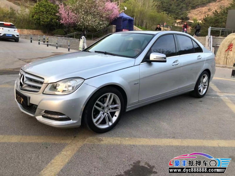 12年奔驰C轿车抵押车出售