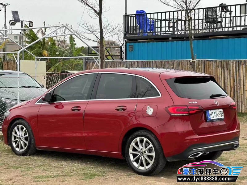 21年奔驰B轿车抵押车出售