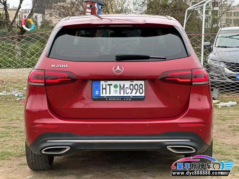 21年奔驰B轿车抵押车出售