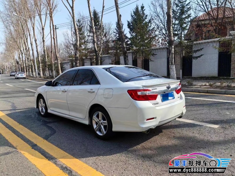 14年丰田凯美瑞轿车抵押车出售