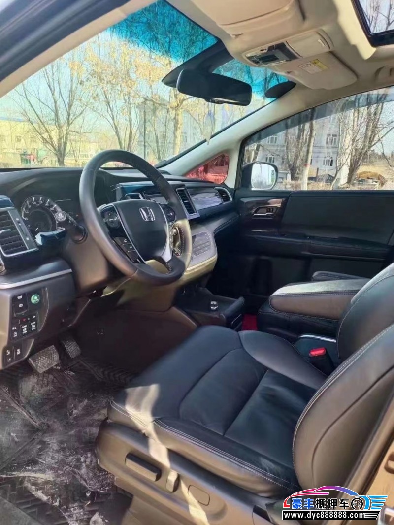 17年本田艾力绅轿车抵押车出售