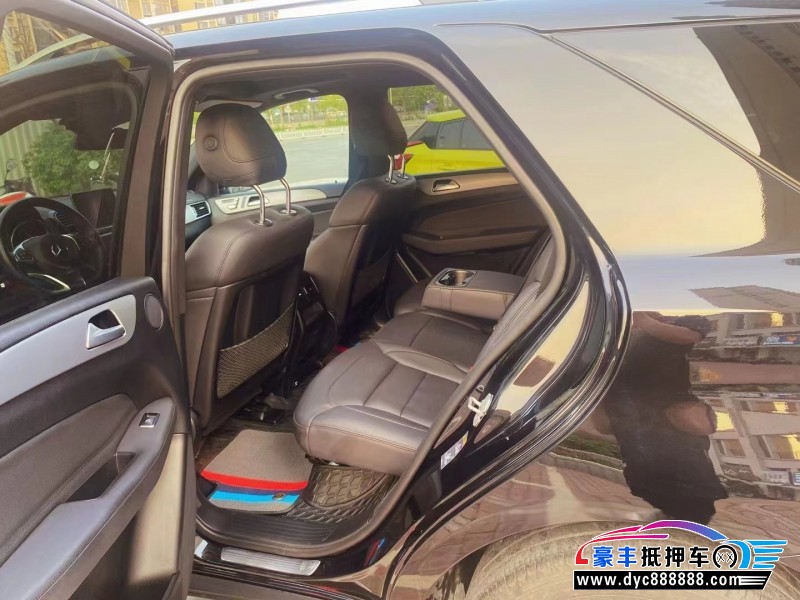 17年奔驰GLE轿车抵押车出售