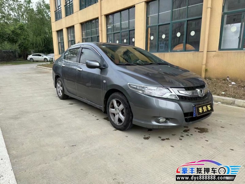 12年本田锋范轿车抵押车出售