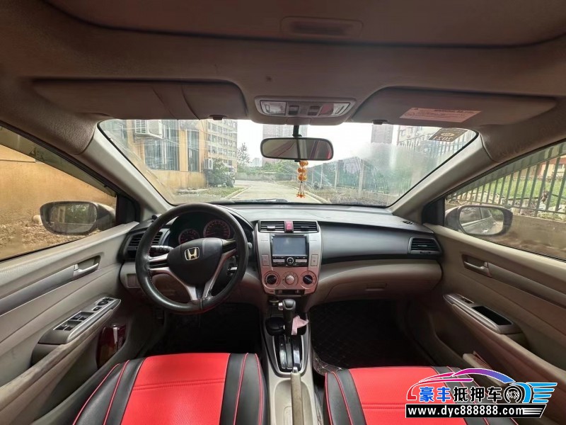 12年本田锋范轿车抵押车出售