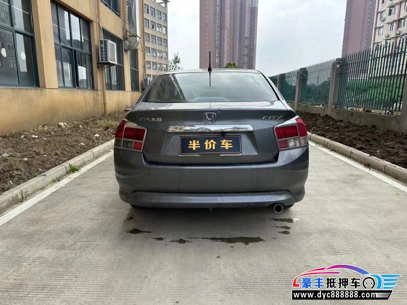 12年本田锋范轿车抵押车出售