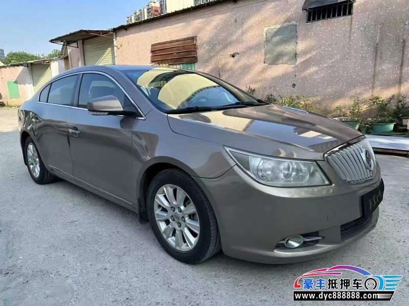 13年别克君越轿车抵押车出售