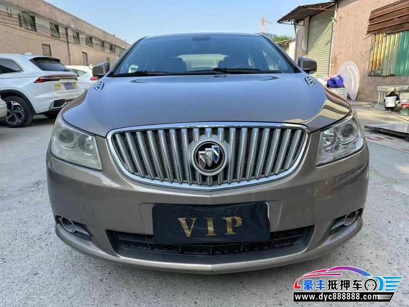 13年别克君越轿车抵押车出售