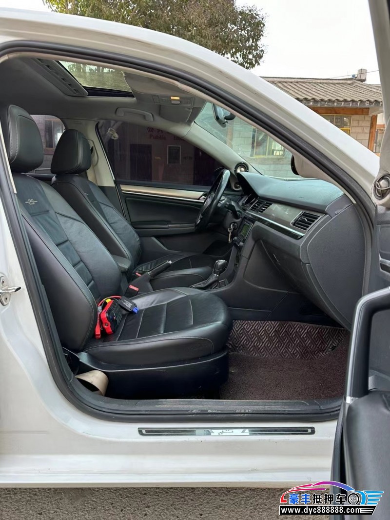 16年大众宝来轿车抵押车出售