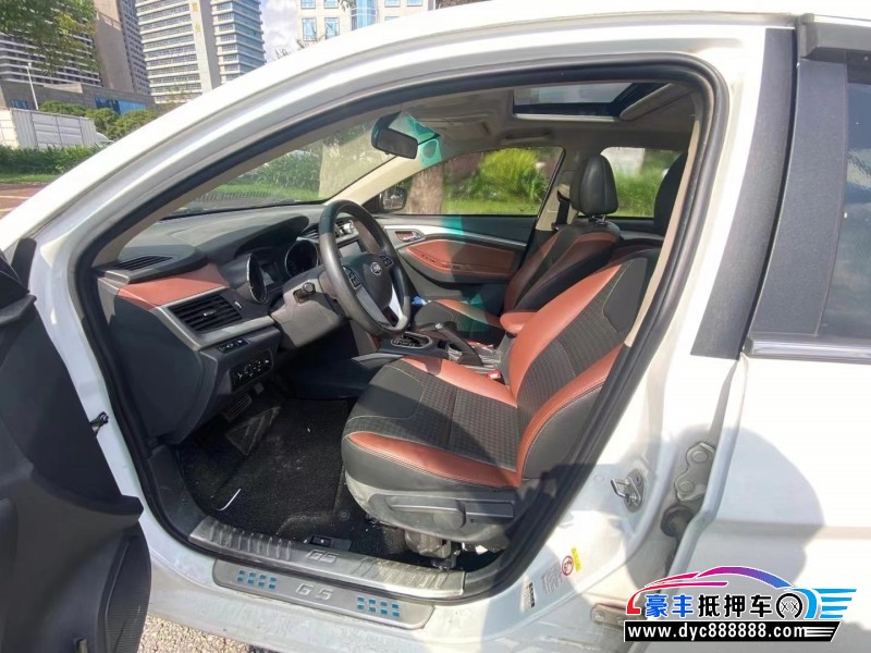 15年比亚迪速锐轿车抵押车出售