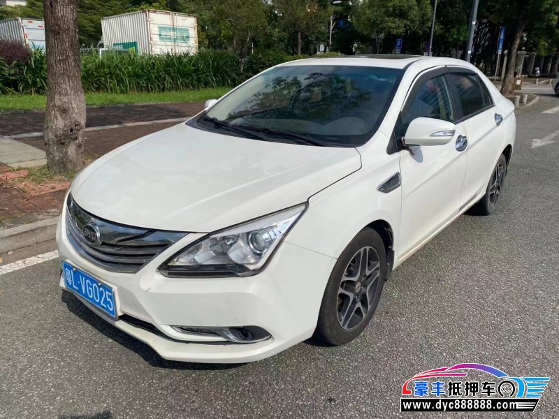 15年比亚迪速锐轿车抵押车出售