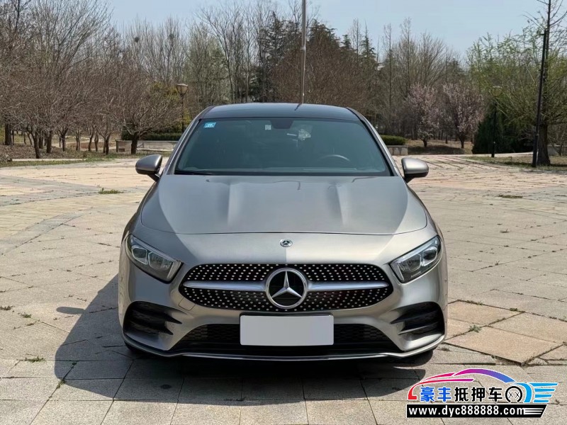 21年奔驰A轿车抵押车出售