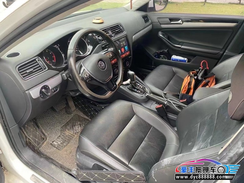 18年大众速腾轿车抵押车出售