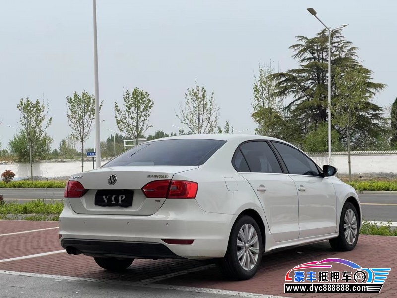 14年大众速腾轿车抵押车出售