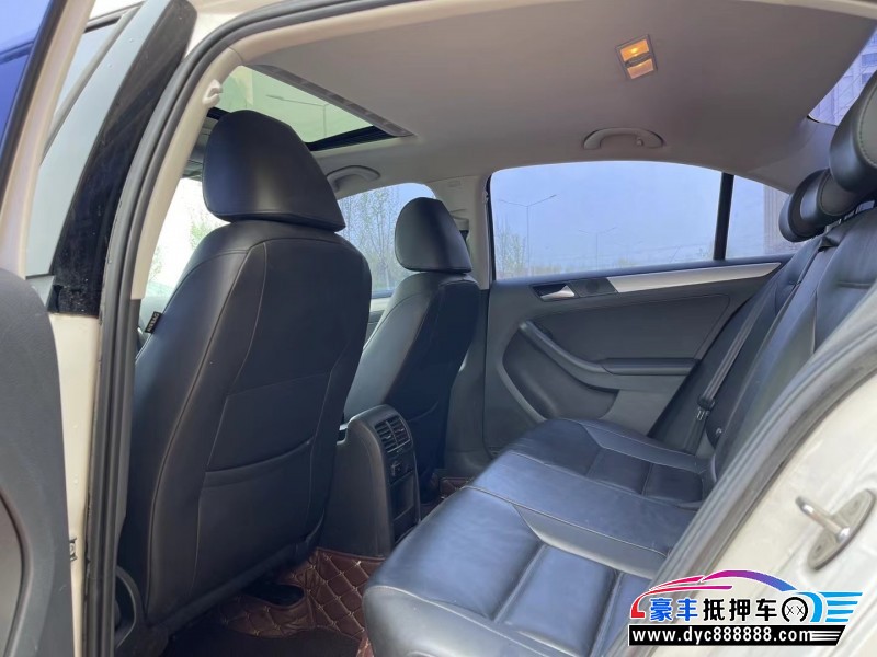 14年大众速腾轿车抵押车出售