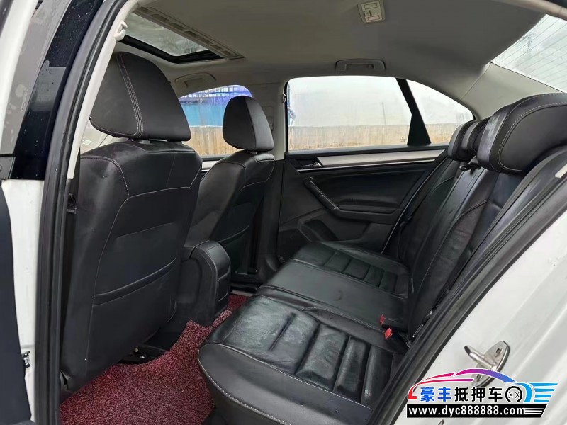 18年大众宝来轿车抵押车出售