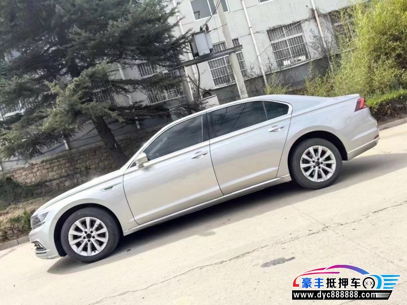 18年大众辉昂轿车抵押车出售