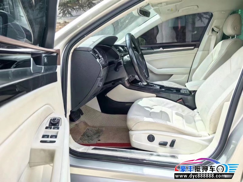 18年大众辉昂轿车抵押车出售